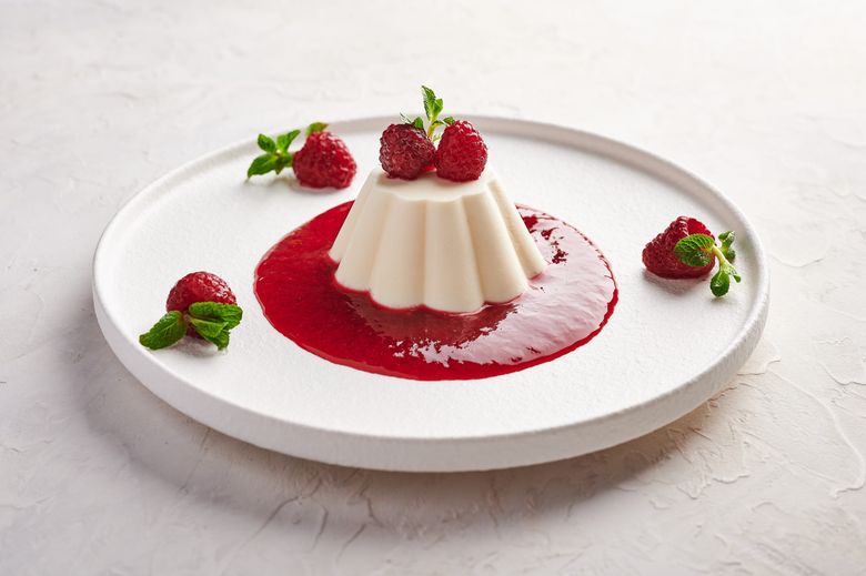 Cine a inventat Panna Cotta. Istoria și originea acestui desert italian rafinat!