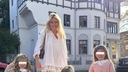 Laura Cosoi este însărcinată pentru a patra oară! Anunțul făcut de vedetă chiar de ziua sa de naștere, la scurt timp după ce mama sa a părăsit această lume