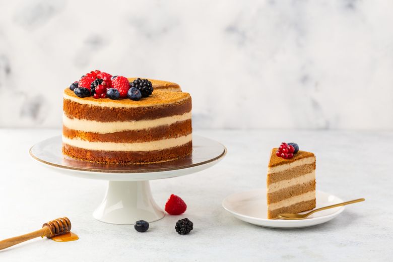 Tort cu miere și cremă albă retete de gustare