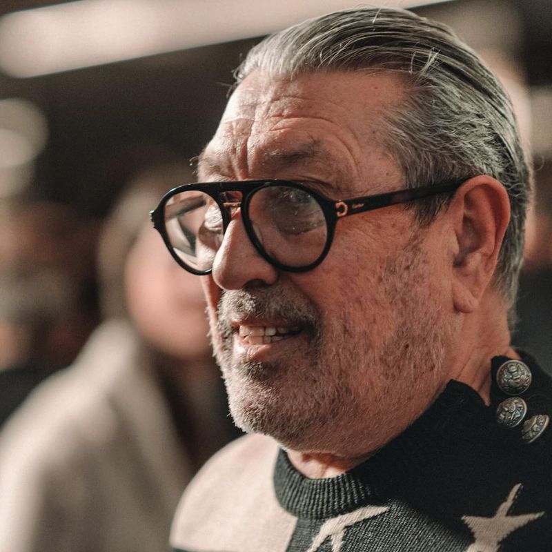 Serghei Mizil și-a plimbat mama pe ultimul drum cu decapotabila