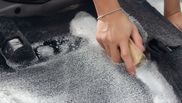 Cum să cureți în mod corespunzător covorașele auto. Trucul eficient care nu le va deteriora 