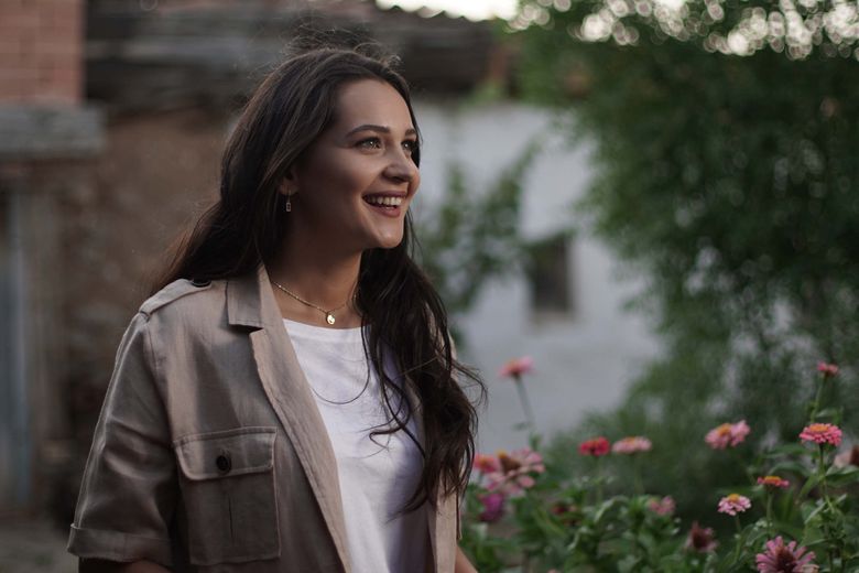 Meryl Streep și Angelina Jolie, actrițele care au inspirat-o pe Gülsim Ali İlhan, actrița din serialul “Poveste din Anatolia” Meryl Streep și Angelina Jolie, actrițele care au inspirat-o pe Gülsim Ali İlhan, actrița din serialul “Poveste din Anatolia”