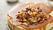 cheesecake cu nuci pecan mere si caramel