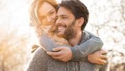 De ce ne îndrăgostim atât de ușor? 9 motive clare susținute de psihologi 