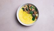 Trei ingrediente pentru o mămăligă moale