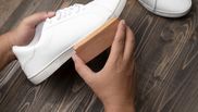 Trucuri curățare teniși albi