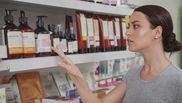 Care este modul corect de verificare a termenului de valabilitate pentru cosmetice