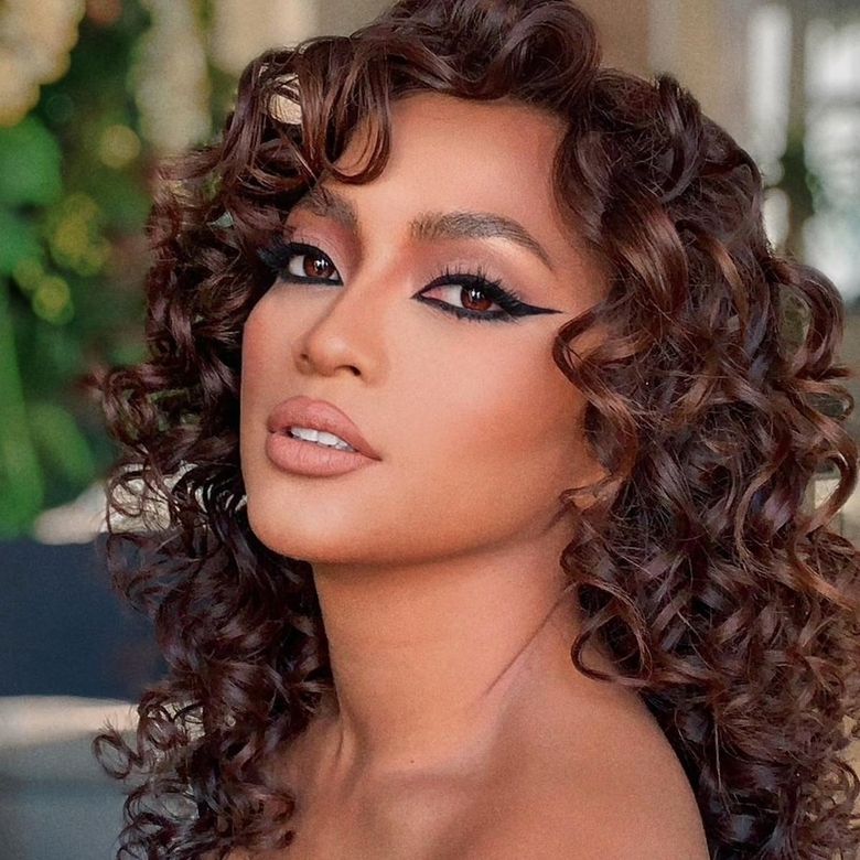Cine este Bella Santiago cine este bella santiago