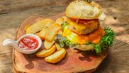 Rețeta de hamburger cu cartofi a Nicoletei Voica
