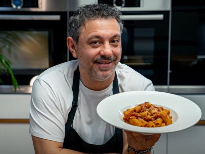 Rețeta de paste rigatoni amatriciana a lui chef Sorin Bontea