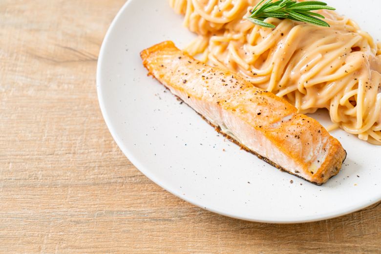 Spaghete cu somon. retete de gustare