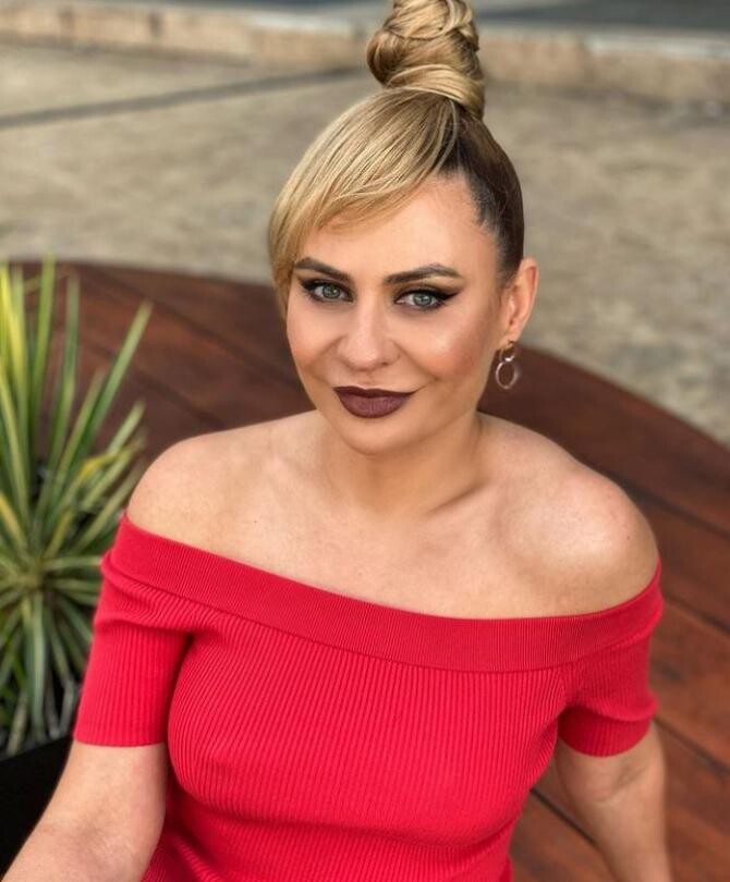 Adina Buzatu