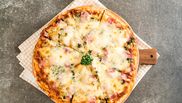 pizza cu branza si sunca