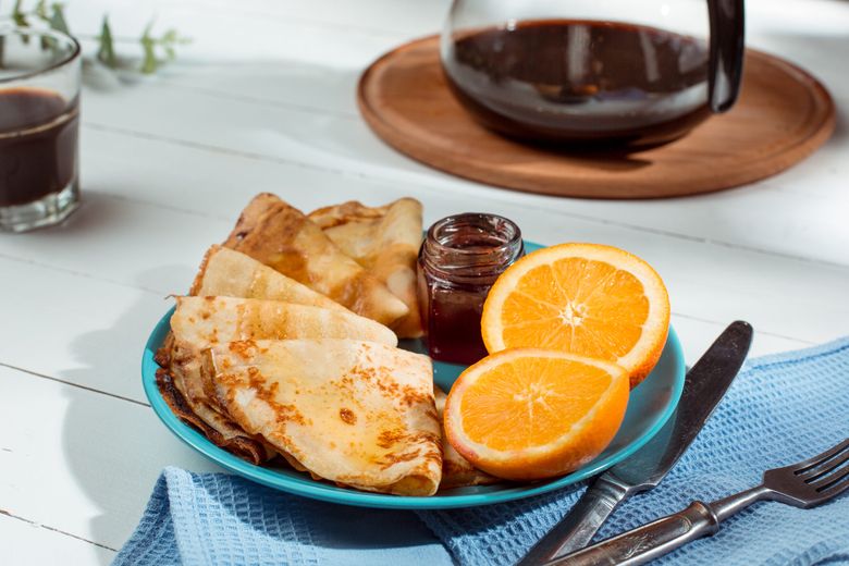 Rețetă de clătite de post cu apă plată. Ce ingrediente să adaugi pentru a ieși delicioase