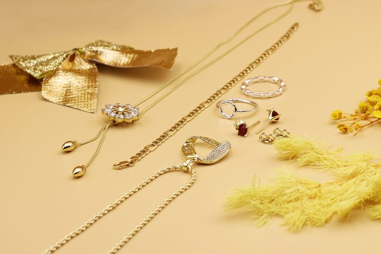 5 bijuterii discrete pentru ținutele elegante