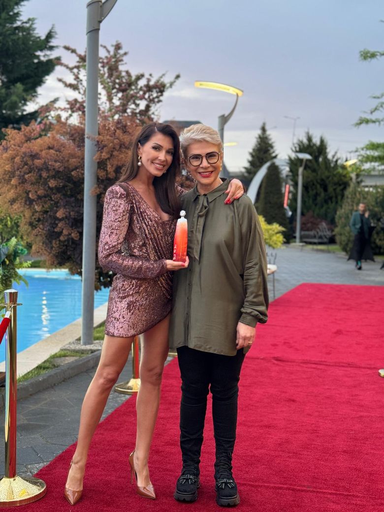 Teo Trandafir, Ilinca Vandici și Dan Negru, premiați aseară în cadrul Galei Premiilor Unica.ro