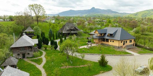 Sâmbătă, în Ajunul Sfintelor Sărbători de Paște, de la ora 14:45, la “ROventura”,  Sarbători Pascale în minunatul Maramureș
