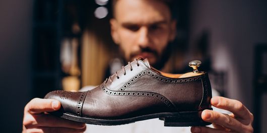 Cum să îți menții pantofii din piele ca noi. Sfaturi esențiale de la curățare la lustruire