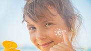 La cât timp se reaplică o cremă cu SPF