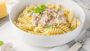 paste fusilli cu sos alb si ciuperci