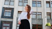6 moduri de a purta o rochie maxi neagră