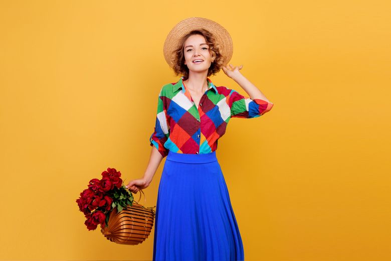 O garderobă capsulă colorată de vară din 10  piese