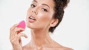 Cum să curățați un beautyblender: 5 hacks ușoare