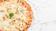 pizza cu spanac si sunca
