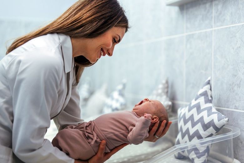 Care este rolul medicului neonatolog? Află ce trebuie să știi