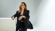 femeie eleganta si feminina