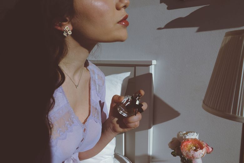 Diferența dintre apa de parfum și apa de toaletă