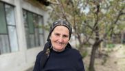 Bunica Gherghina duce mai departe tradițiile de Rusalii! Ce împarte celebra bunică de pe TikTok în sâmbăta moșilor? 
