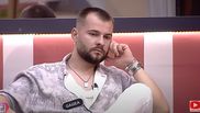 Dialogul dintre Patrick și Gagea. Gagea nu poate trăi cu gândul că fosta lui iubită are ochi și pentru Patrick