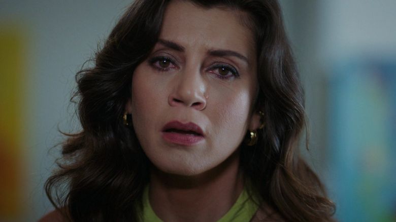 Ce vedem astăzi, în nou serial „Tablou de familie”, difuzat de Kanal D, de luni până vineri, de la 20:00 Azra, o femeie puternică, în fața unor noi provocări teribile Ce vedem astăzi, în nou serial „Tablou de familie”, difuzat de Kanal D, de luni până vineri, de la 20:00 Azra, o femeie puternică, în fața unor noi provocări teribile