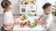 5 sfaturi prin care își poți face copilul pretențios la mâncare să mănânce mai sănătos