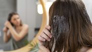 Măști naturale pentru părul uscat făcute în casă. Ingredientele care hidratează firul de păr