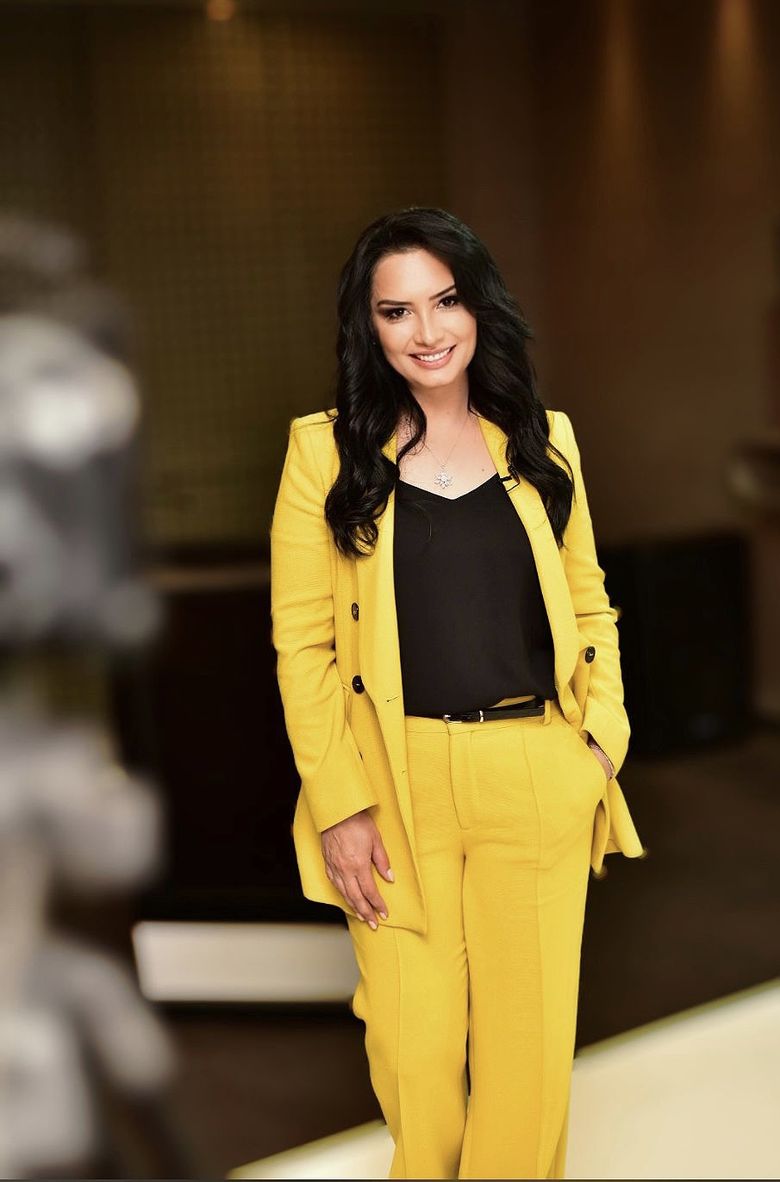 Eva Pavel a primit distincţia de Excelență în consiliere medicală în cadrul Galei "Valori Contemporane" Eva Pavel a primit distincţia de Excelență în consiliere medicală în cadrul Galei "Valori Contemporane"