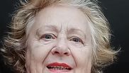 Bunica Emilia de pe TikTok nu irosește cojile de pepene galben! Ce face cunoscuta bunicuță cu acestea?