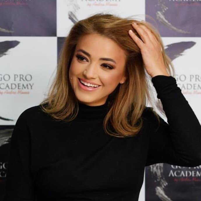 Cristina B&acirc;tlan