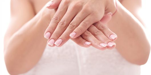 Cum să ai grijă de unghiile tale, astfel încât acestea să arate frumos in mod natural