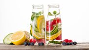 Idei de apă infuzată. Descoperă beneficiile acestei băuturi