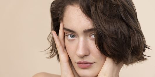 Cum să arăți bine fără să porți machiaj. Trucurile prin care vei fi mult mai frumoasă natural și prin care să îți pui în valoare trăsăturile