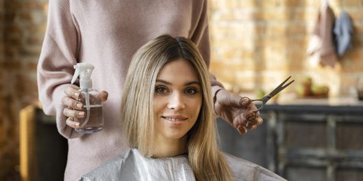 La cât timp e bine să te tunzi ca să ai un păr frumos și sănătos. Trucul pe care trebuie să îl știe orice femeie