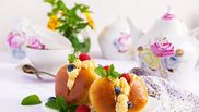 mini cu crema de vanilie si fructe de padure
