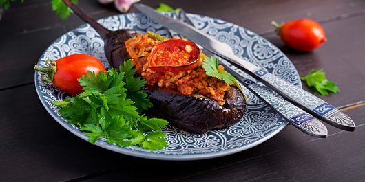 Vinete umplute cu carne și legume. Au un aspect impresionant și un gust cu adevarat bogat!