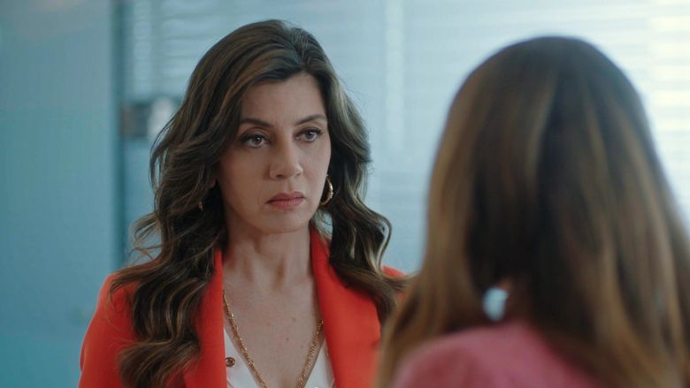 Hande o pune “la punct” pe Azra Hande o pune “la punct” pe Azra