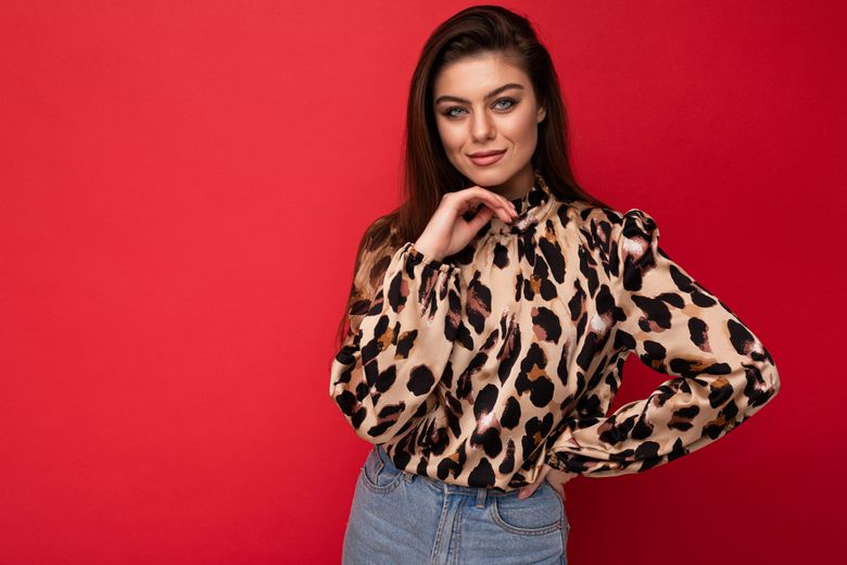 Culorile care se potrivesc cu imprimeul de leopard.