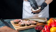 Cu ce îndepărtezi mirosul de pește din bucătărie, de pe mâini și din cuptor