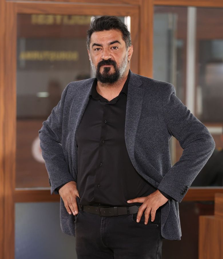 Vestea teribilă care a zguduit familia unui celebru actor turc Vestea teribilă care a zguduit familia unui celebru actor turc