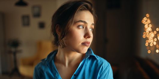 Eliberarea emoțională: Cum să încetezi să îți mai pese de cineva